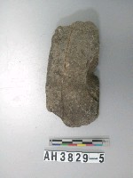 藏品(小型舌刃打製石斧)的圖片